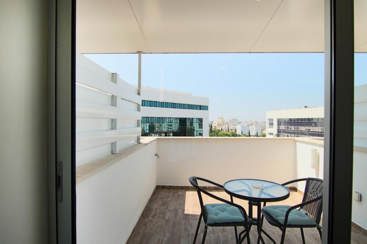 Phaedrus Living: Luxury Suite Nicosia 505 Nicósia Exterior foto
